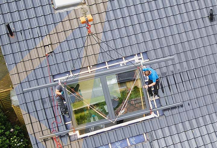 Dachspecht, Hauptbild, Einsatz eines Dachfensters, Luftaufnahme